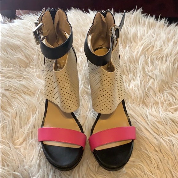 Juicy Couture Heels - Picture 1 of 4